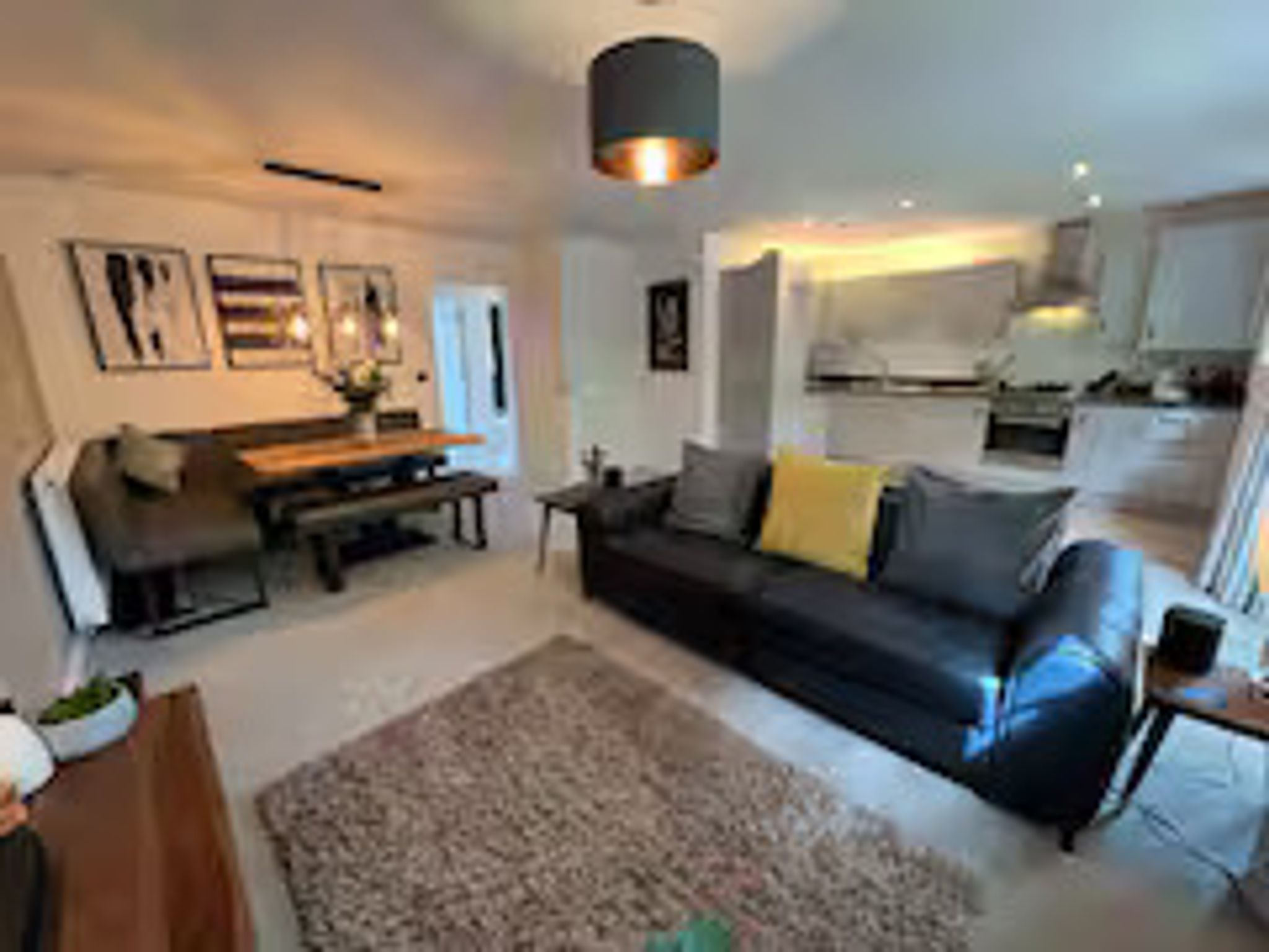 Central Peterborough Smart Home Flat Near Station