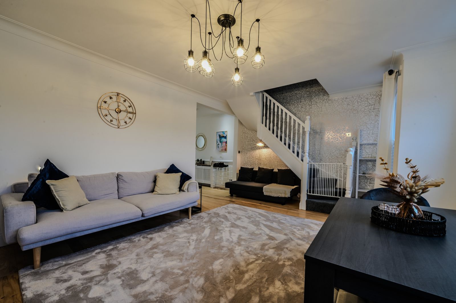 Beautiful Large 3 Bed 2 Bath Flat, Free Parking