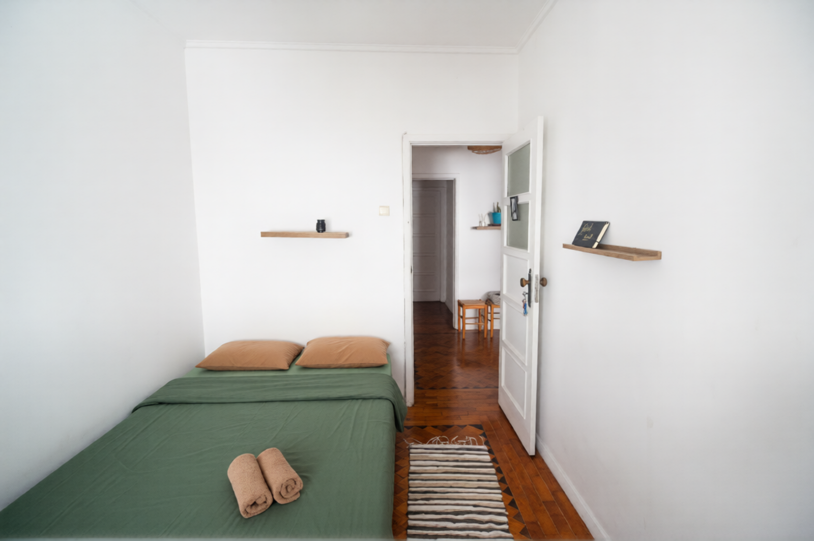 Central Lisbon Stay | Room Near Metro & Tram