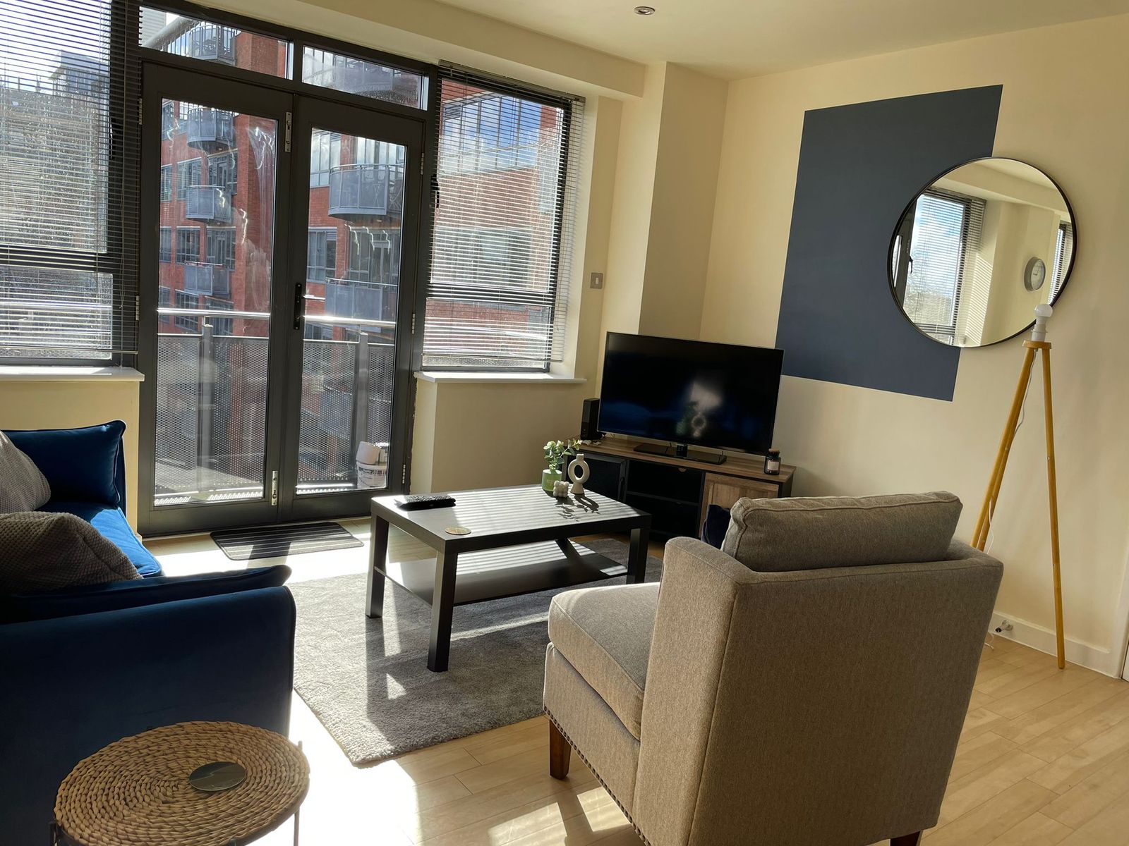 Modern 2 BDR flat in city centre with FREE Parking