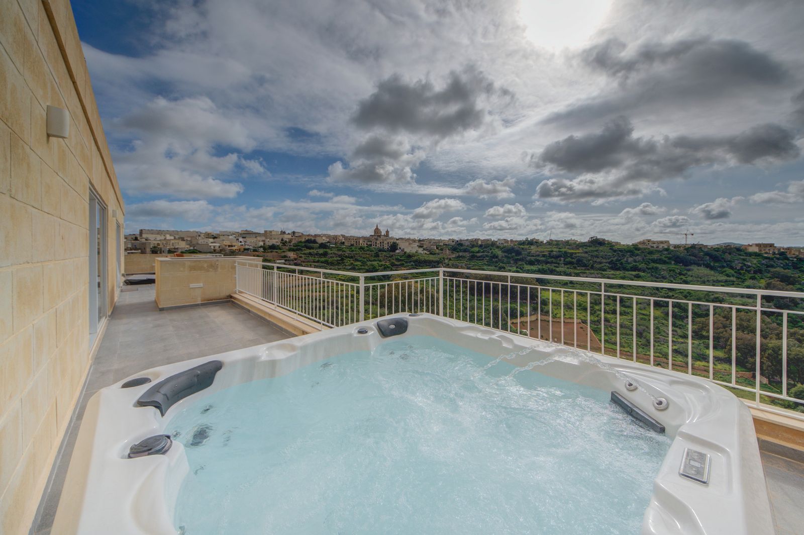 The Valley Collection - B26 - with Private hot tub