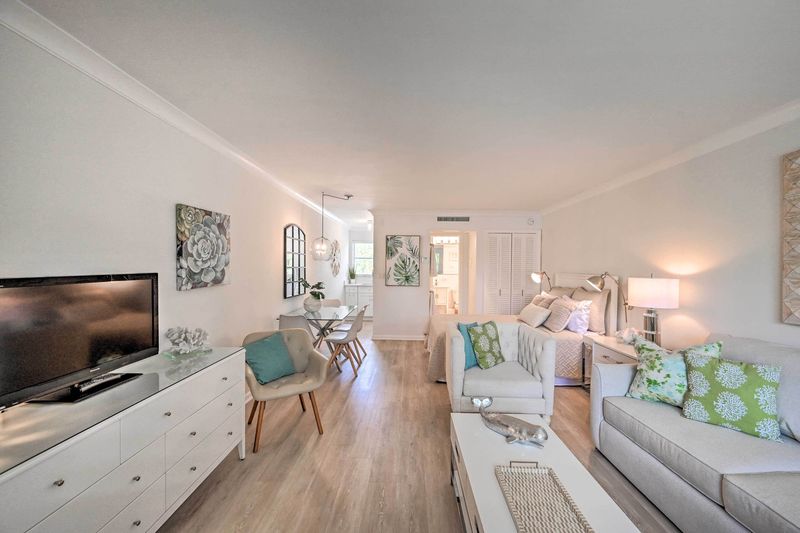 Renovated Studio at Naples Beach & Town — photo 7