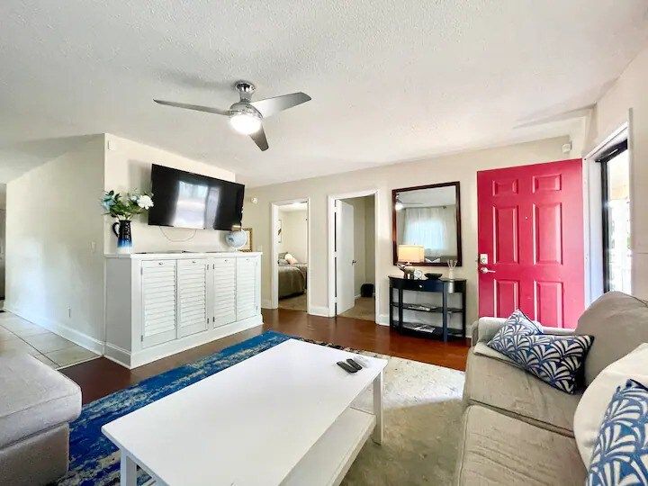 Cozy Downtown Home