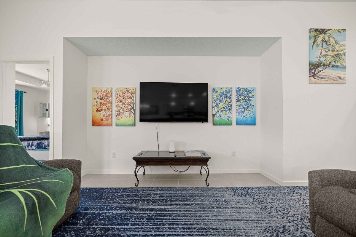 Spacious 3BR · Sleeps 7 · King Bed · Lanai — photo 11