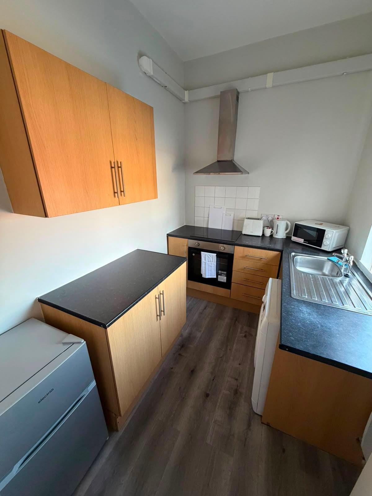 Stylish Bolton Stay Parking | Walk to Town Centre