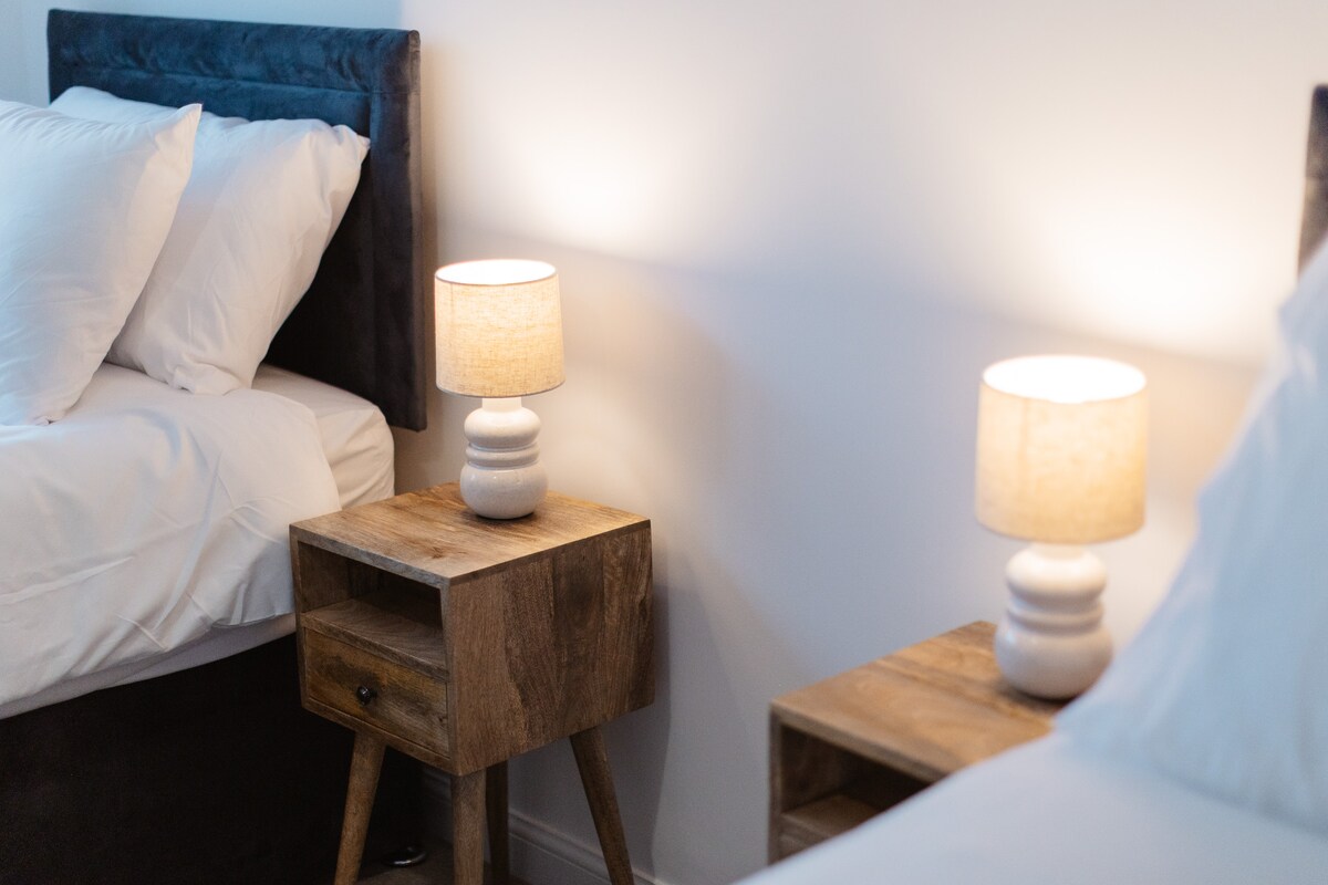 Large House - Bedroom 3