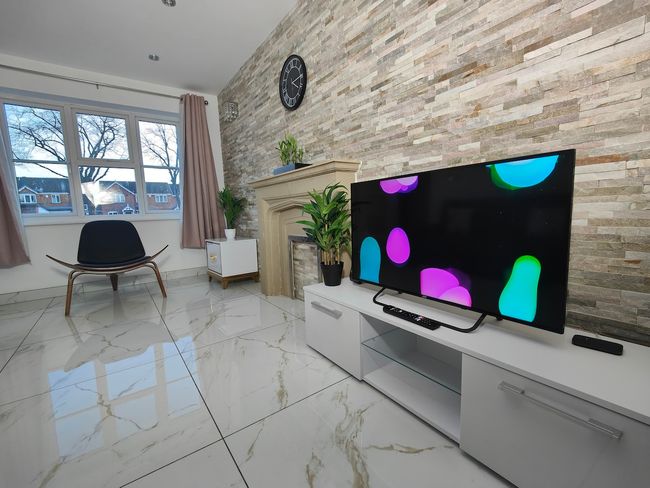 Tyburn Home, Birmingham B24 with FREE Parking and FREE Wi-Fi