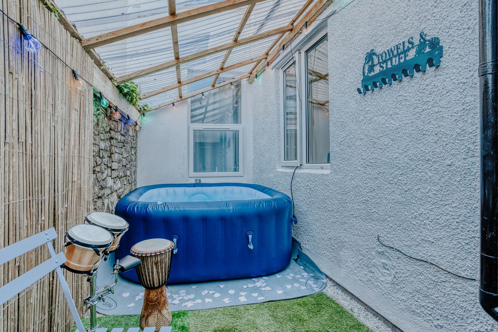 Open Mind Property - 4 Bedroom House with Hot Tub