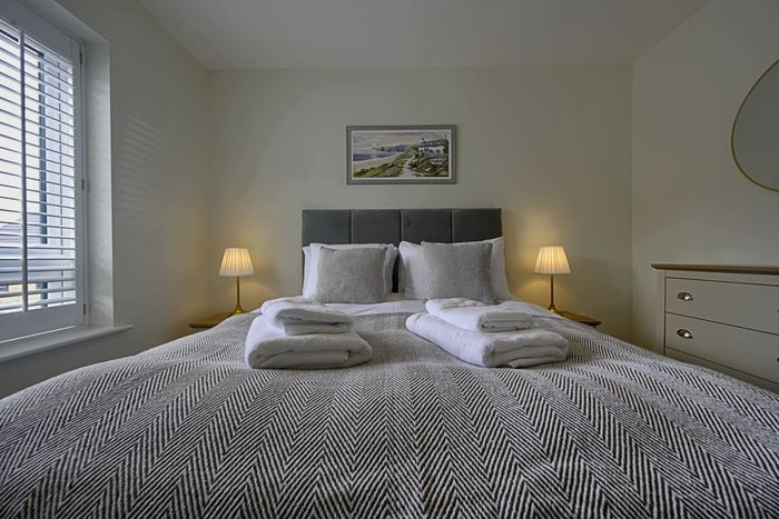 House in Harrogate: Stylish Yorkshire Base for 6, Parking Included, photo 4