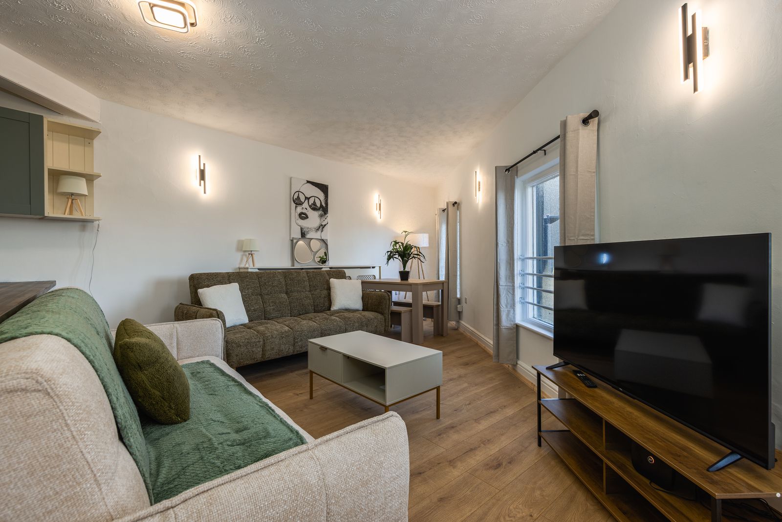 3BR Flat in Workington | Free Parking | Central Location