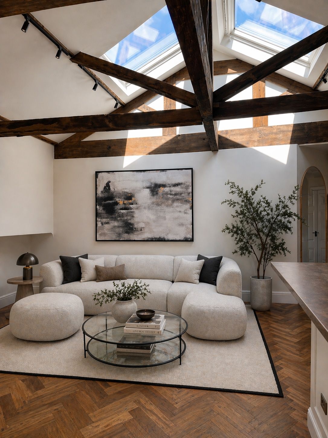 Luxury Central Penthouse with Parking | Sleeps 6.