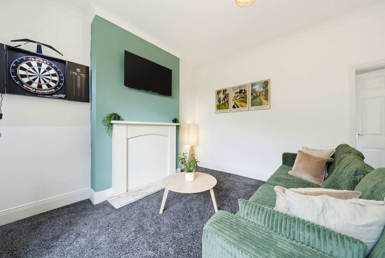 Cozy Home | Long Stays Welcome | Darts Board & Free Parking