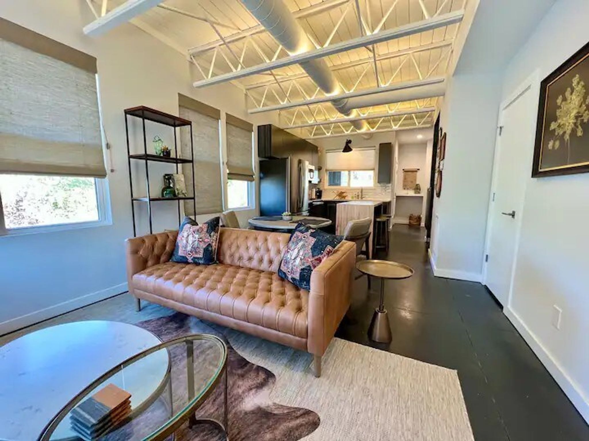 Swanky Retreat - Downtown