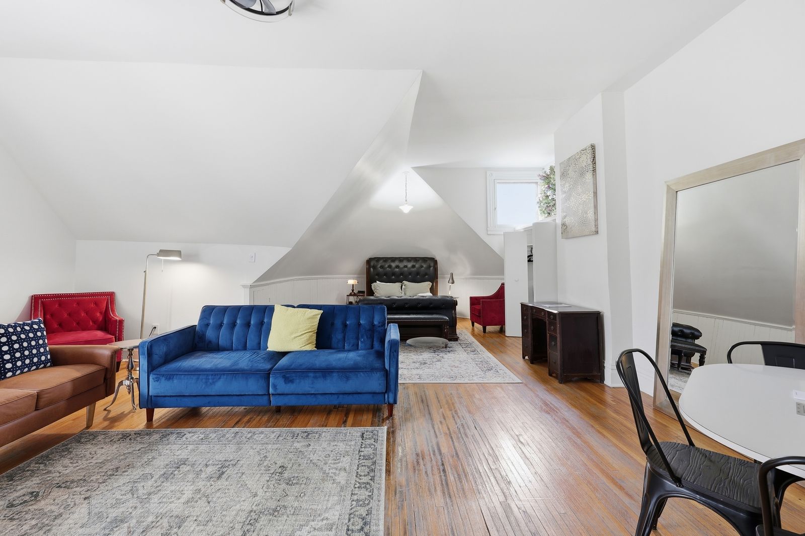 Spacious 1BR Apt in OTE Historic Mansion