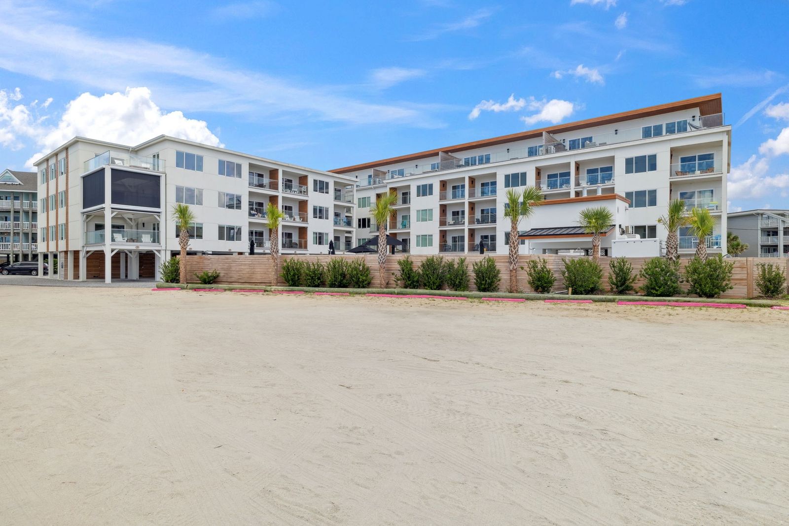Pierlight - Oceanfront Condo