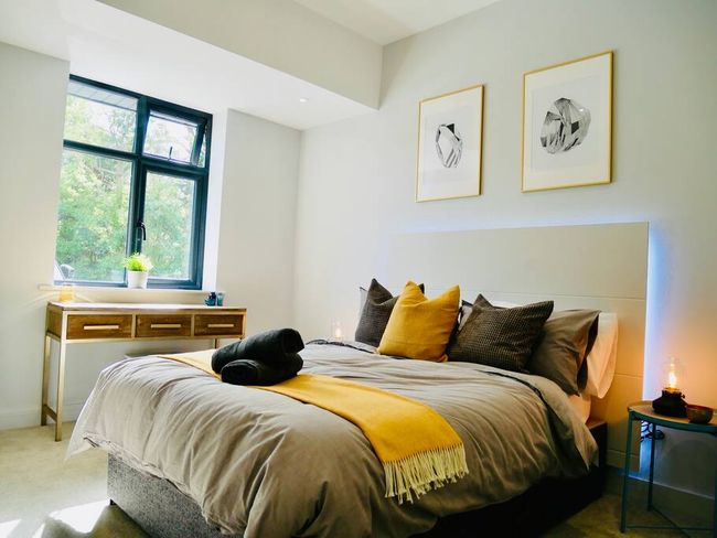 ⭐⭐⭐⭐⭐ 400m to the BEACH, Parking, WIFI & Netflix