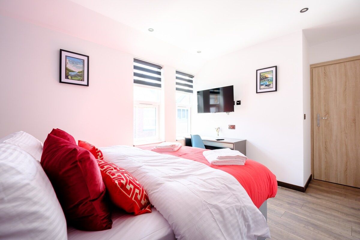 James Court Llandudno Luxury Apartment 2 & Parking