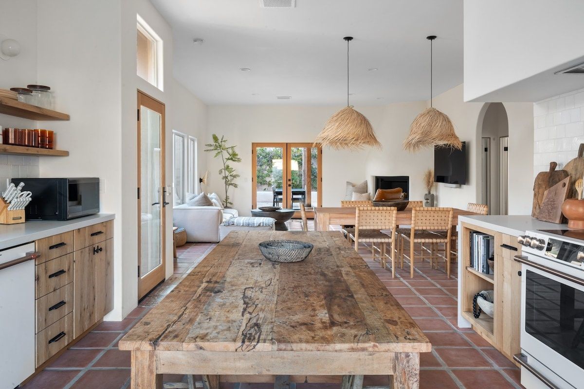 Vista Montana - pool, fire pit,  hiking trails