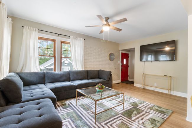 Spacious 3 bed 2.5 bath 2pk spot