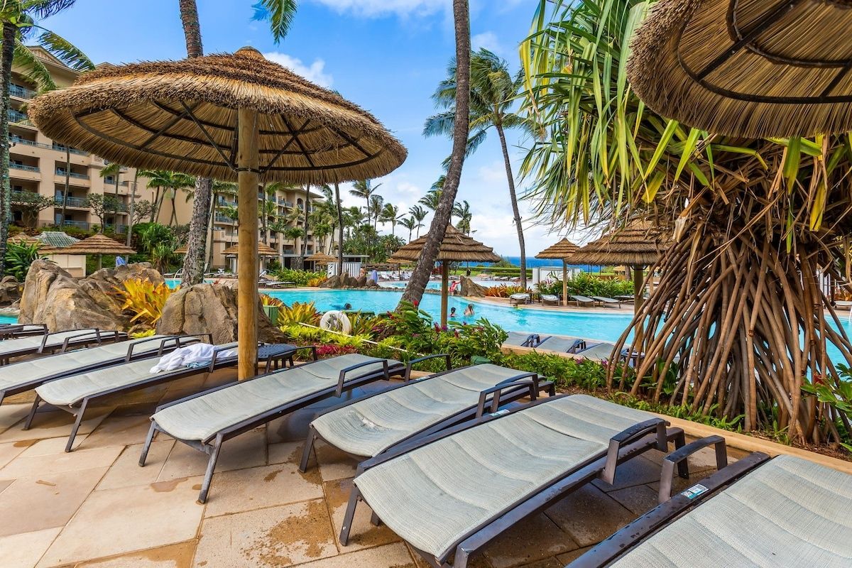 Tropical Tranquility - Stylish Condo w/ Ocean View