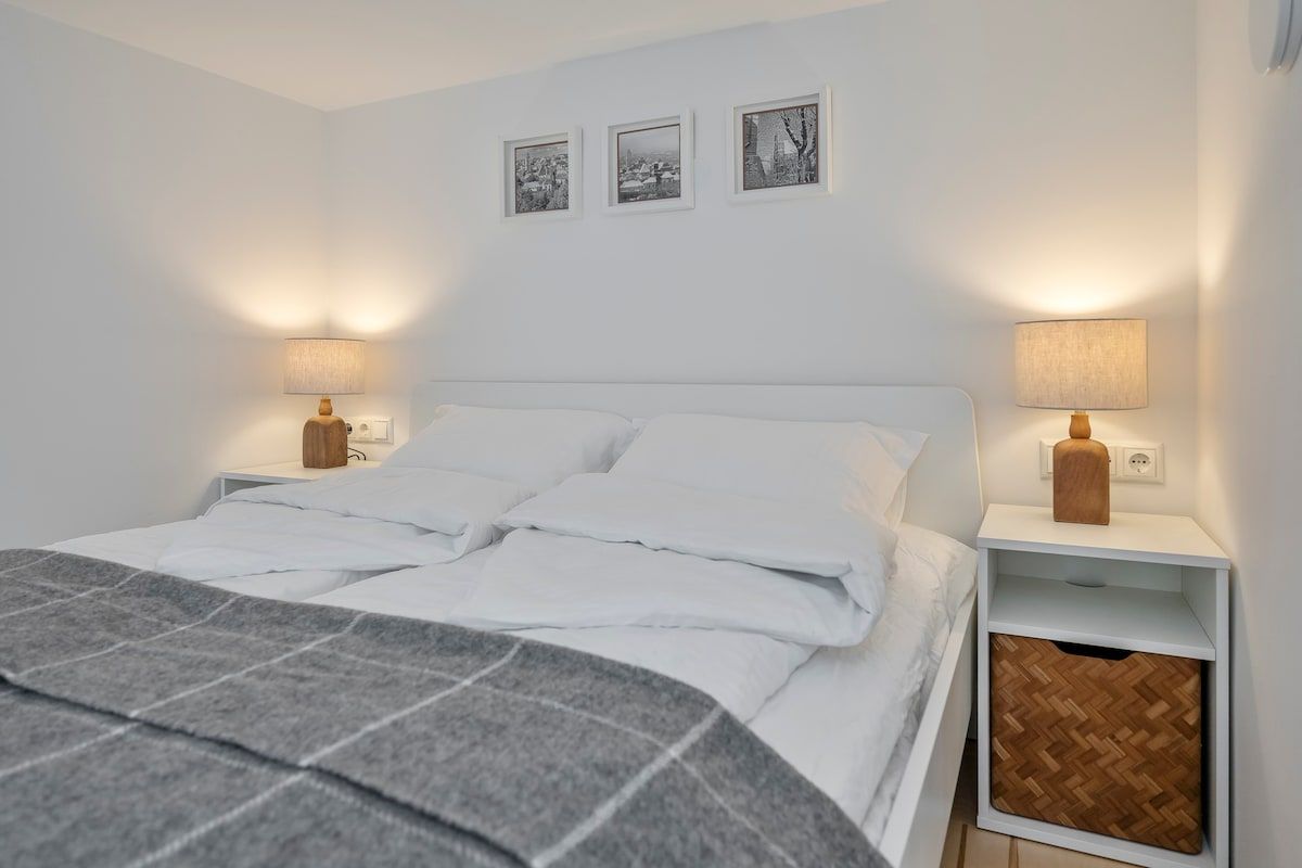 Stylish Apartment in Vilnius Old Town/ URBAN RENT