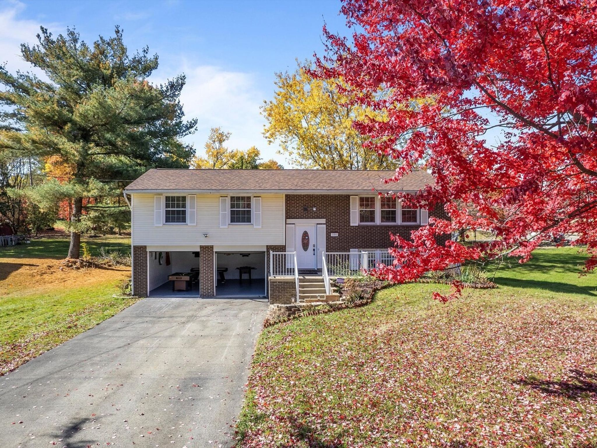 Modern and Accessible 5 Bedroom Home in Cranberry, Pittsburgh with a Game Room