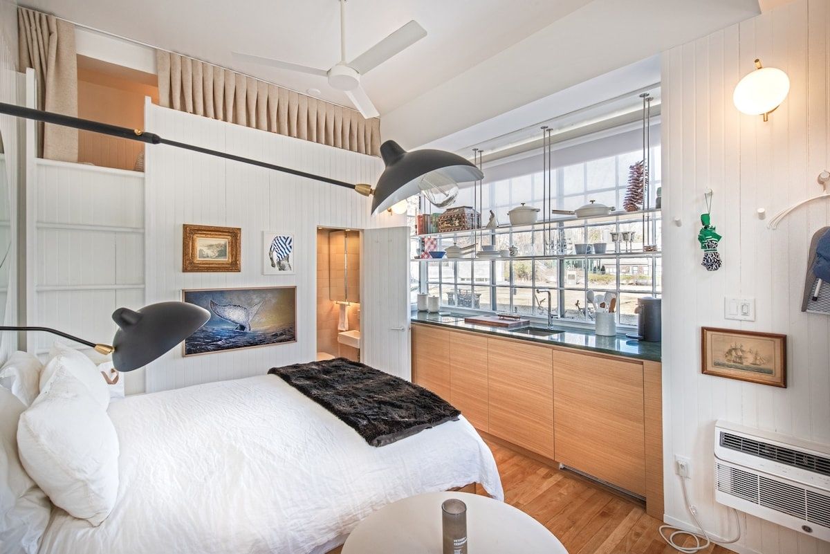 Renovated, Luxury Downtown Loft in Monument Park. Pet Friendly!