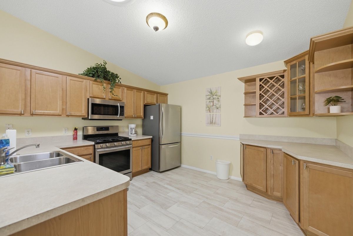 Lake Sumter 2BR · Golf Cart · BBQ · Brownwood — photo 5