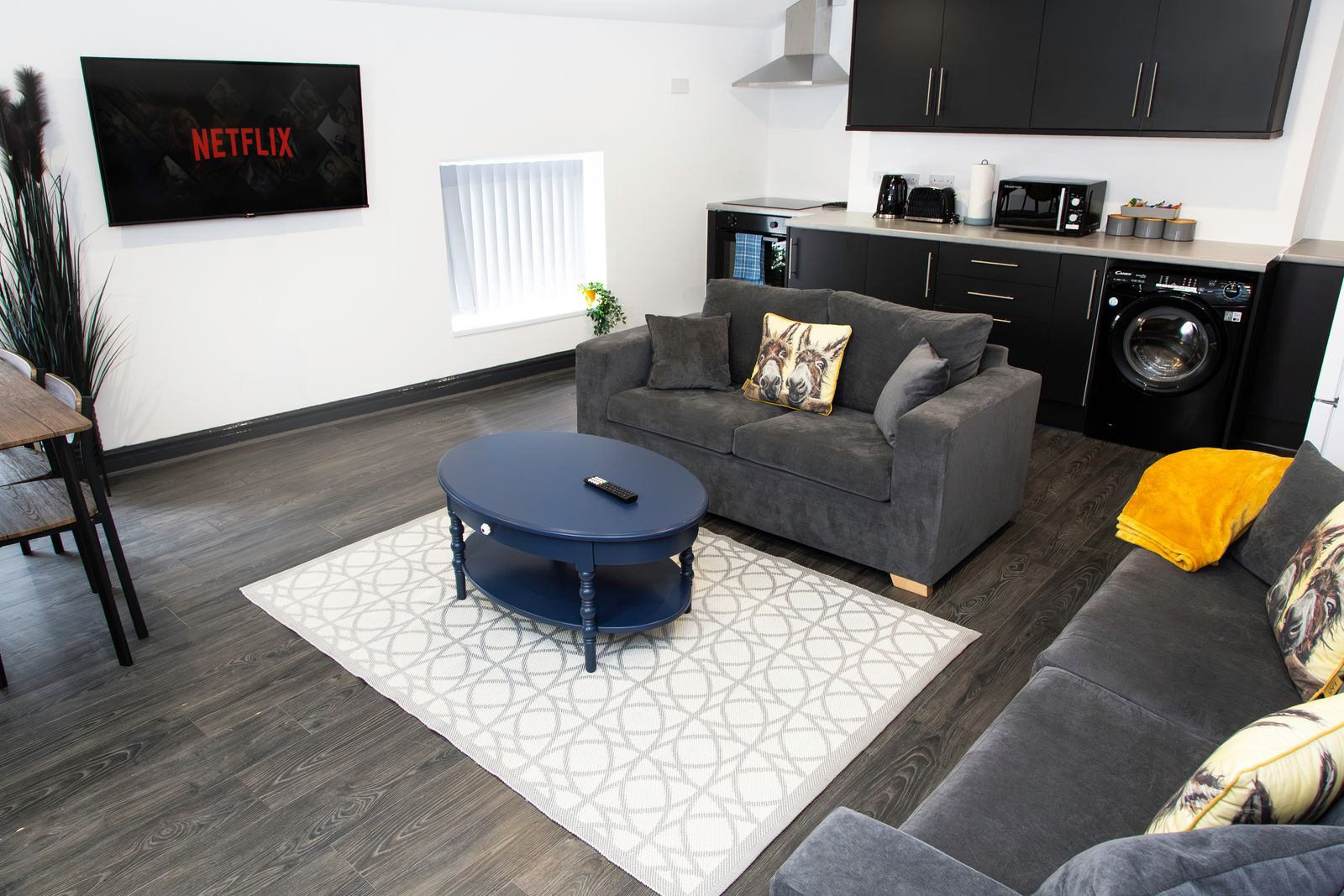 Centrally Located - Sleeps 5 + Street Parking