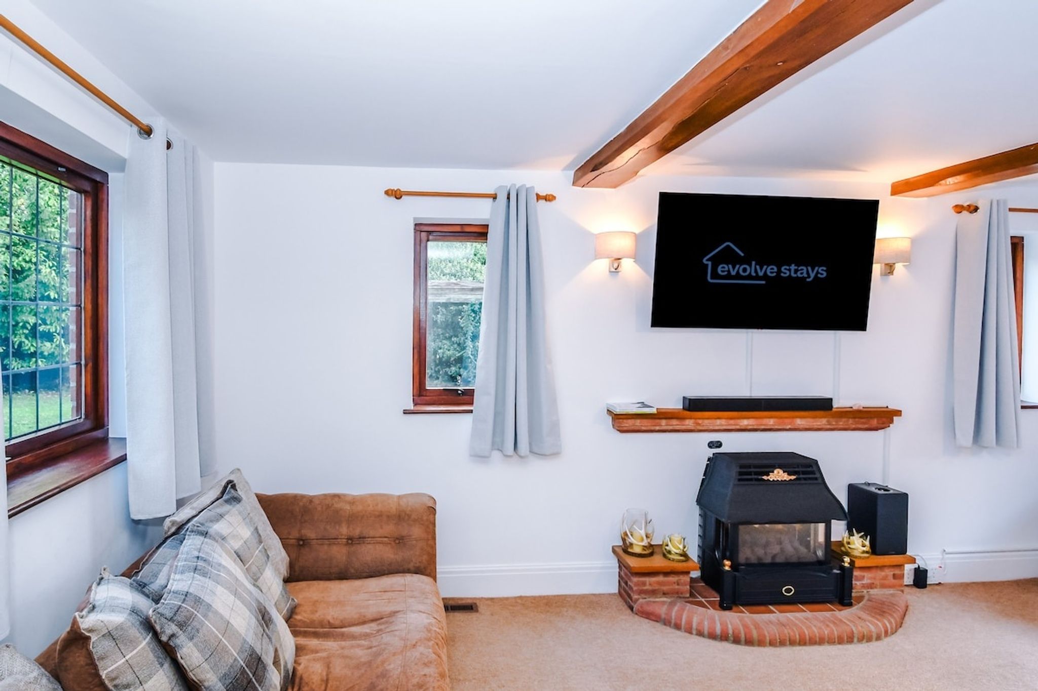 Manby Louth 5BR Home • 3Bath • Parking • Wi-Fi