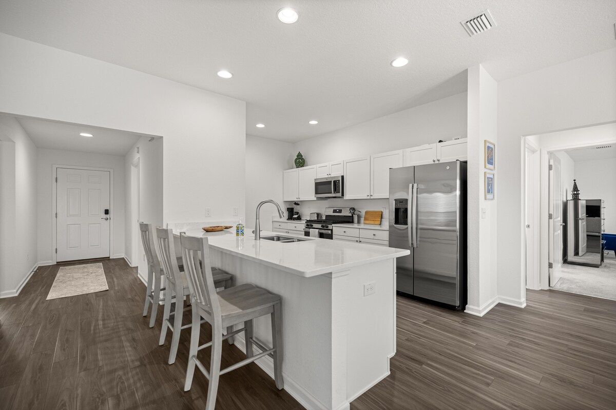 Eastport 3BR · Golf Cart · Patio · Near Pools — photo 4