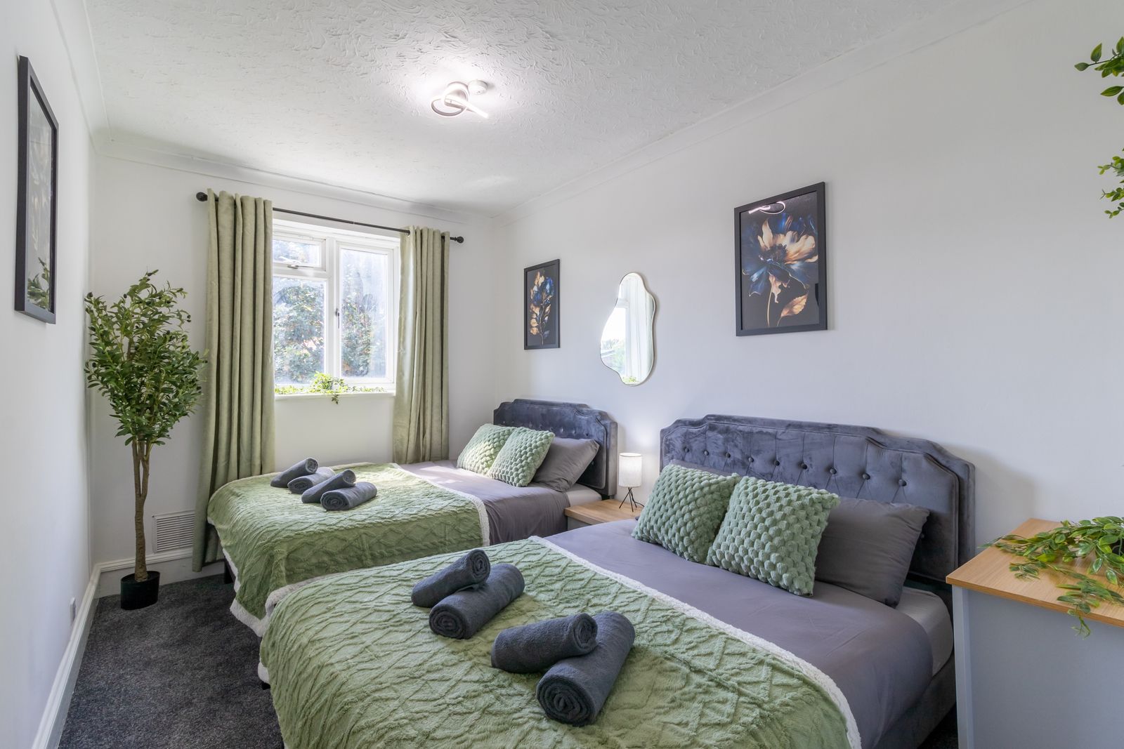 Open Mind Property - 6 Beds & Free Parking