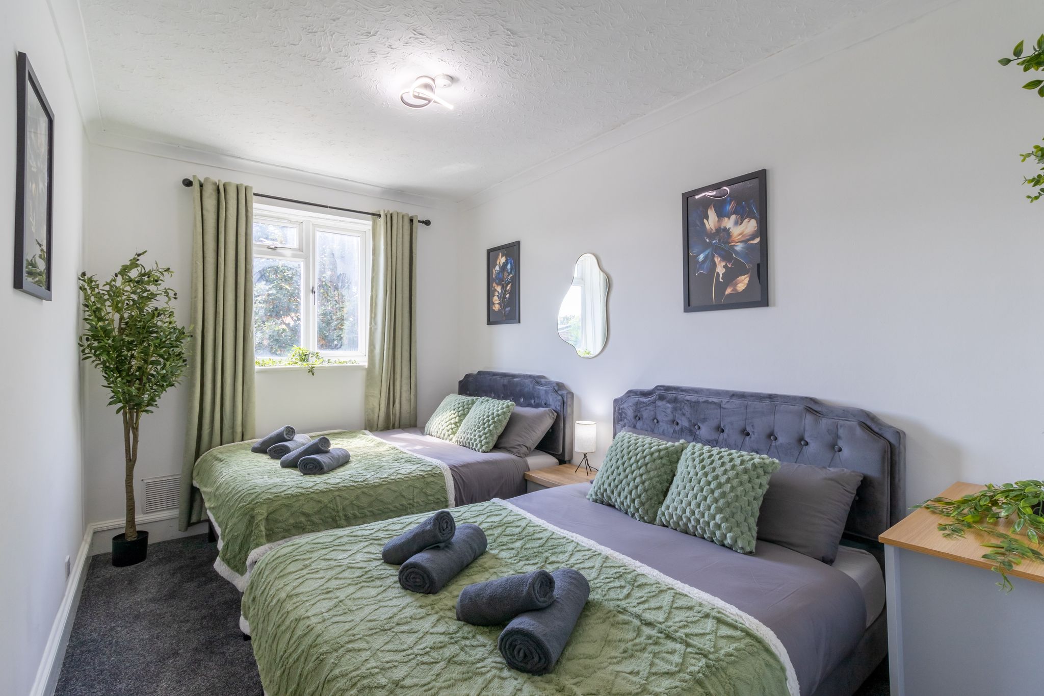 Open Mind Property - 6 Beds & Free Parking