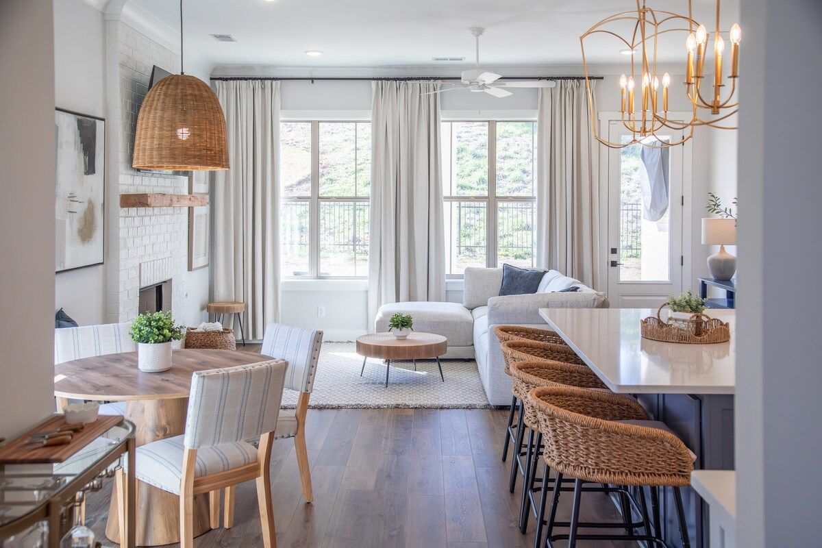 The Casa Blanca, 4BR Luxe by Velvet Ditch Villas