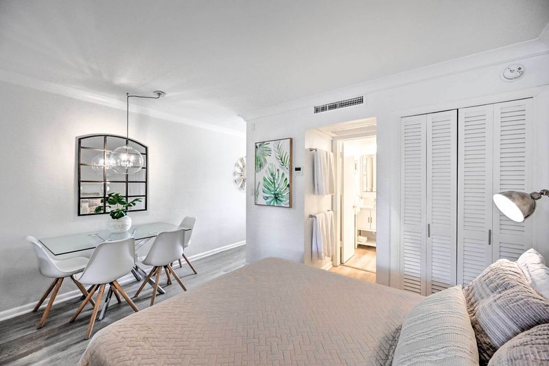 Renovated Studio at Naples Beach & Town — photo 12