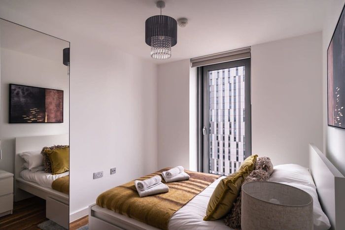 Apartment in MediaCityUK, Salford: Modern Media City Flat | 2BR 2Bath | Sleeps 4, photo 5