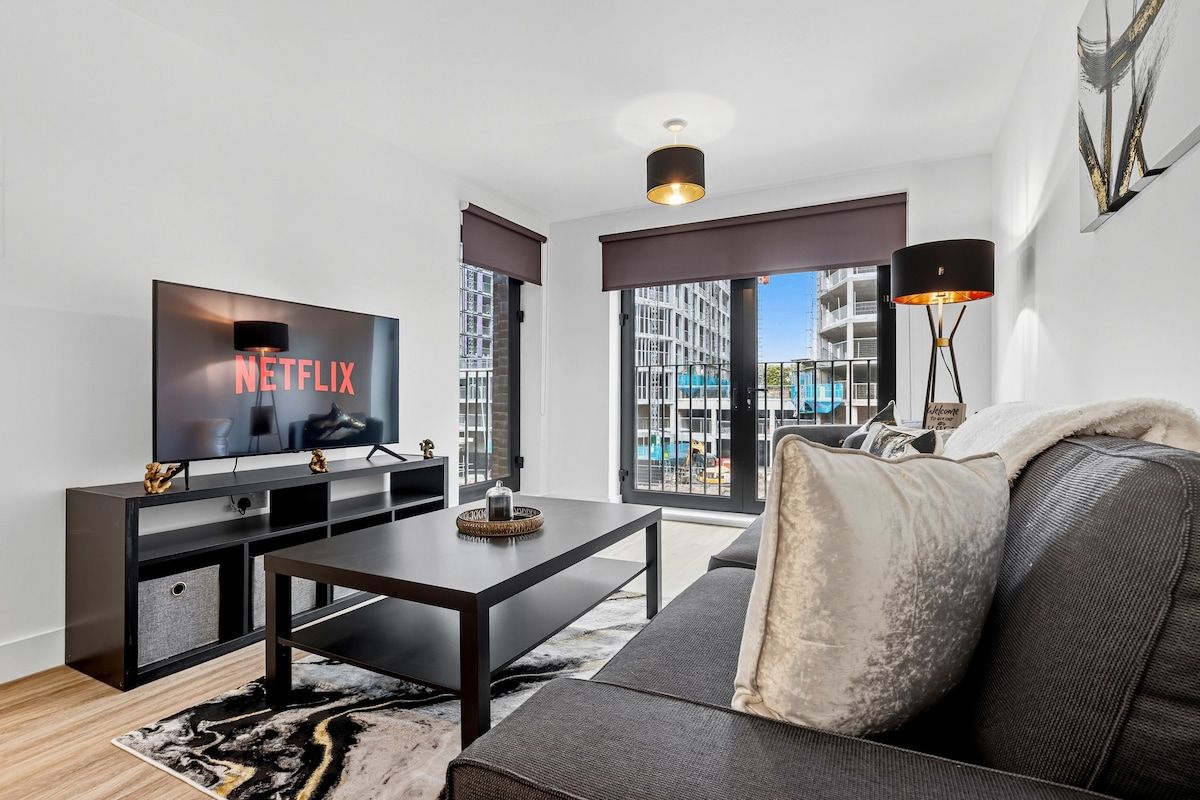 2BR Modern Apt• City Centre• Parking+Balcony