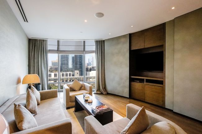 Iconic 1BR Luxury in the Sky, Steps to Dubai Mall