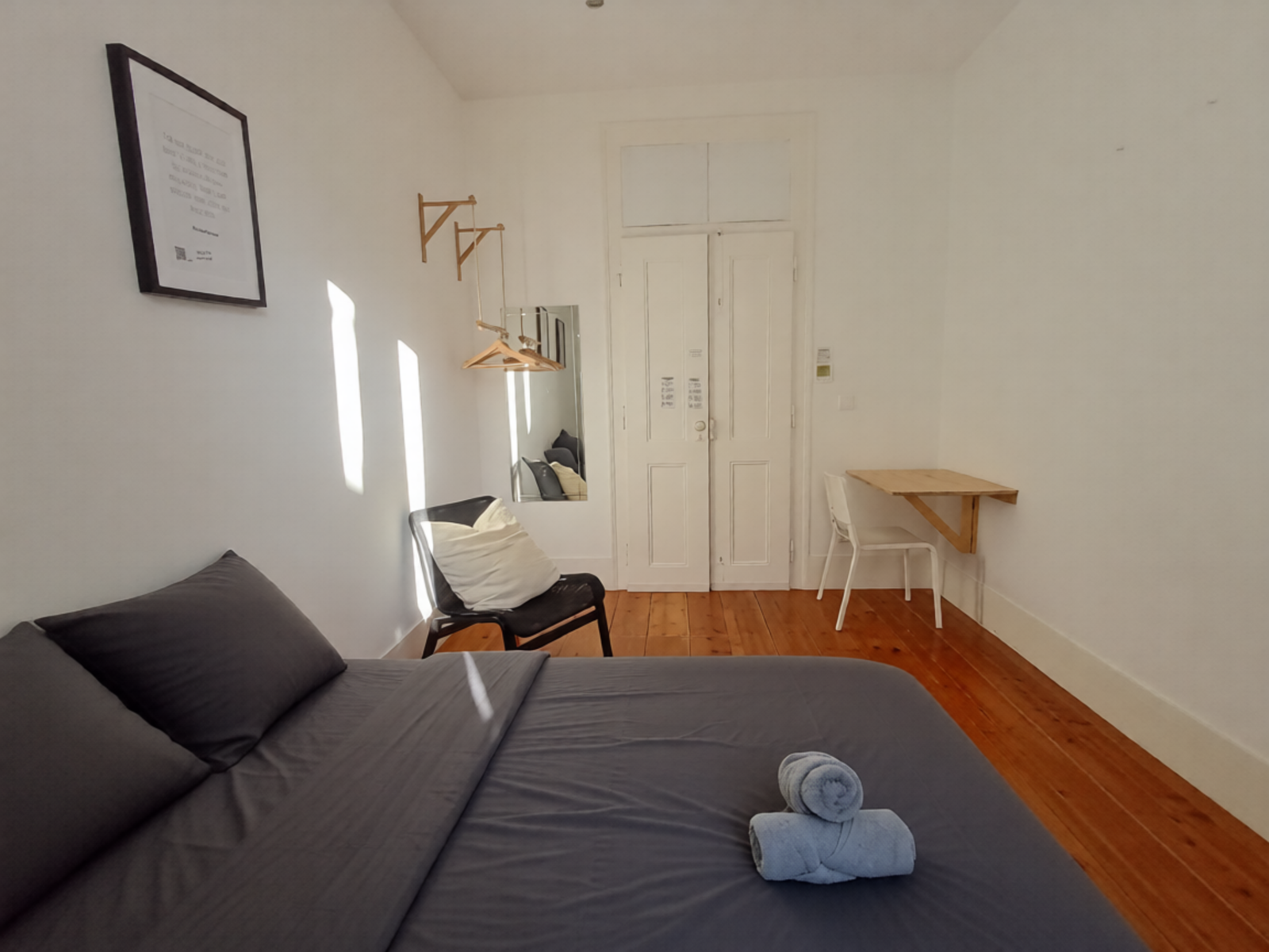 Spacious Room – Lisbon’s Riverside Charm