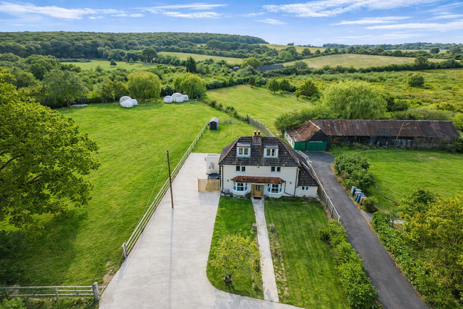 Stunning Detached Spacious House with Hot Tub
