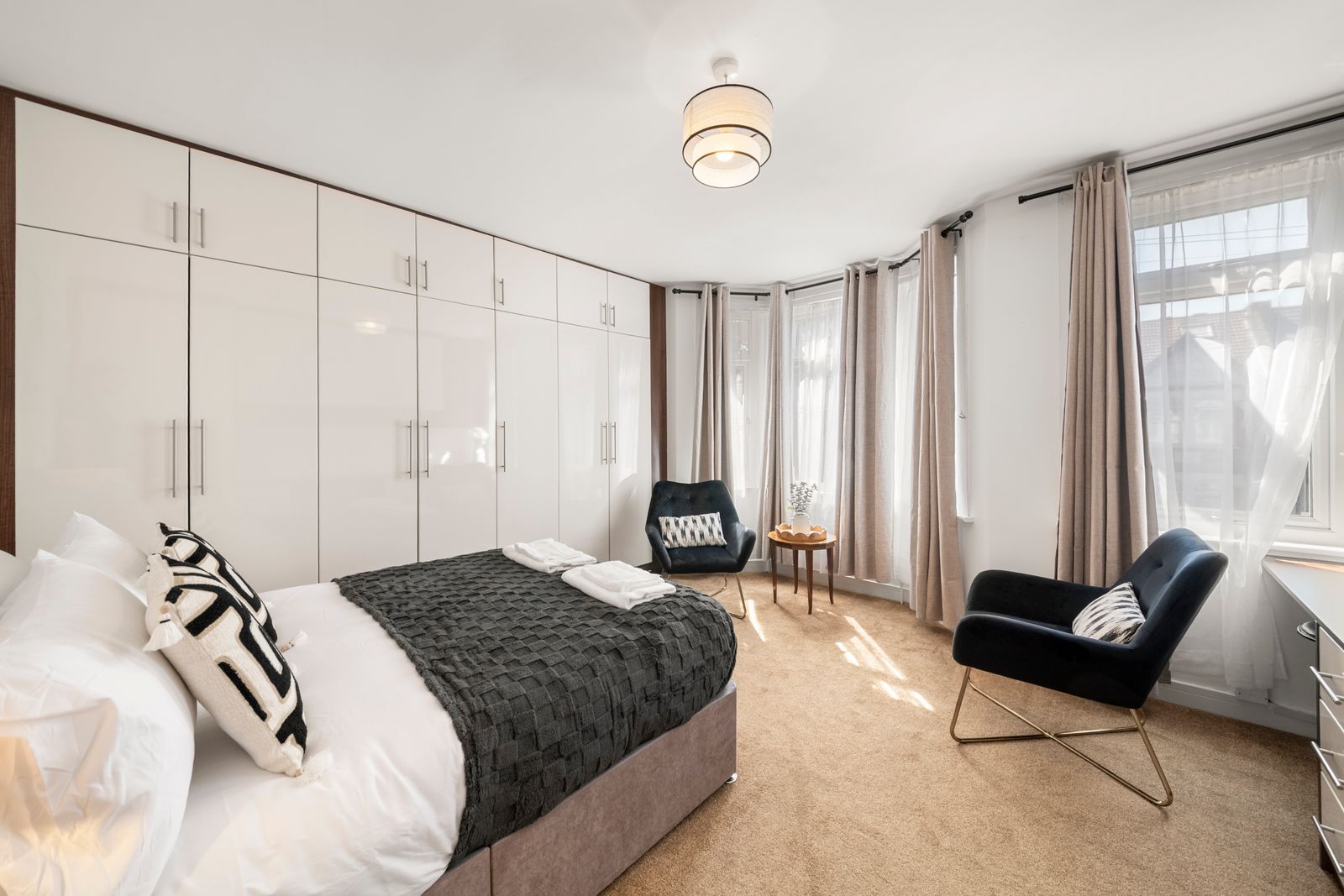 Spacious 6BR West London Home •Near Elizabeth Line
