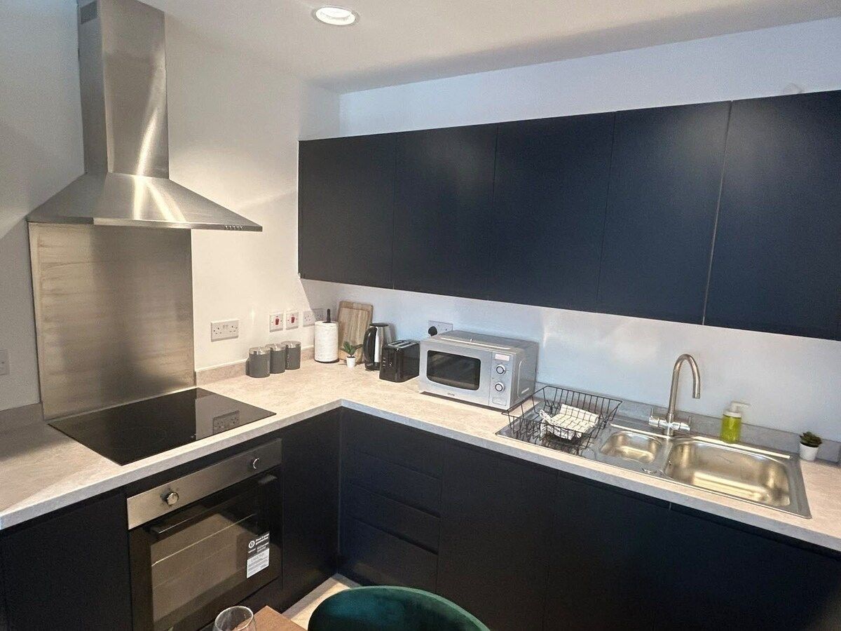2BR Flat in Andover | Modern Apartment | Flat 14