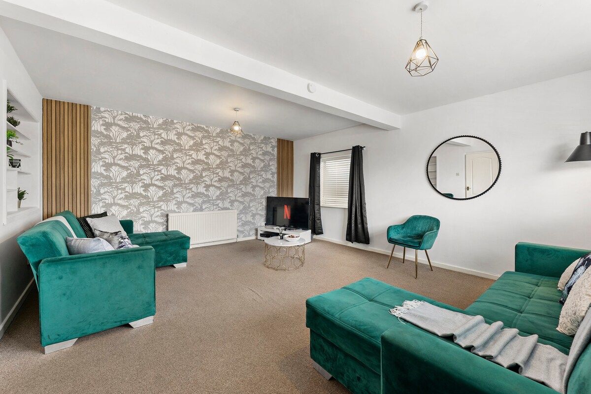 Large Bristol Abode Games Room