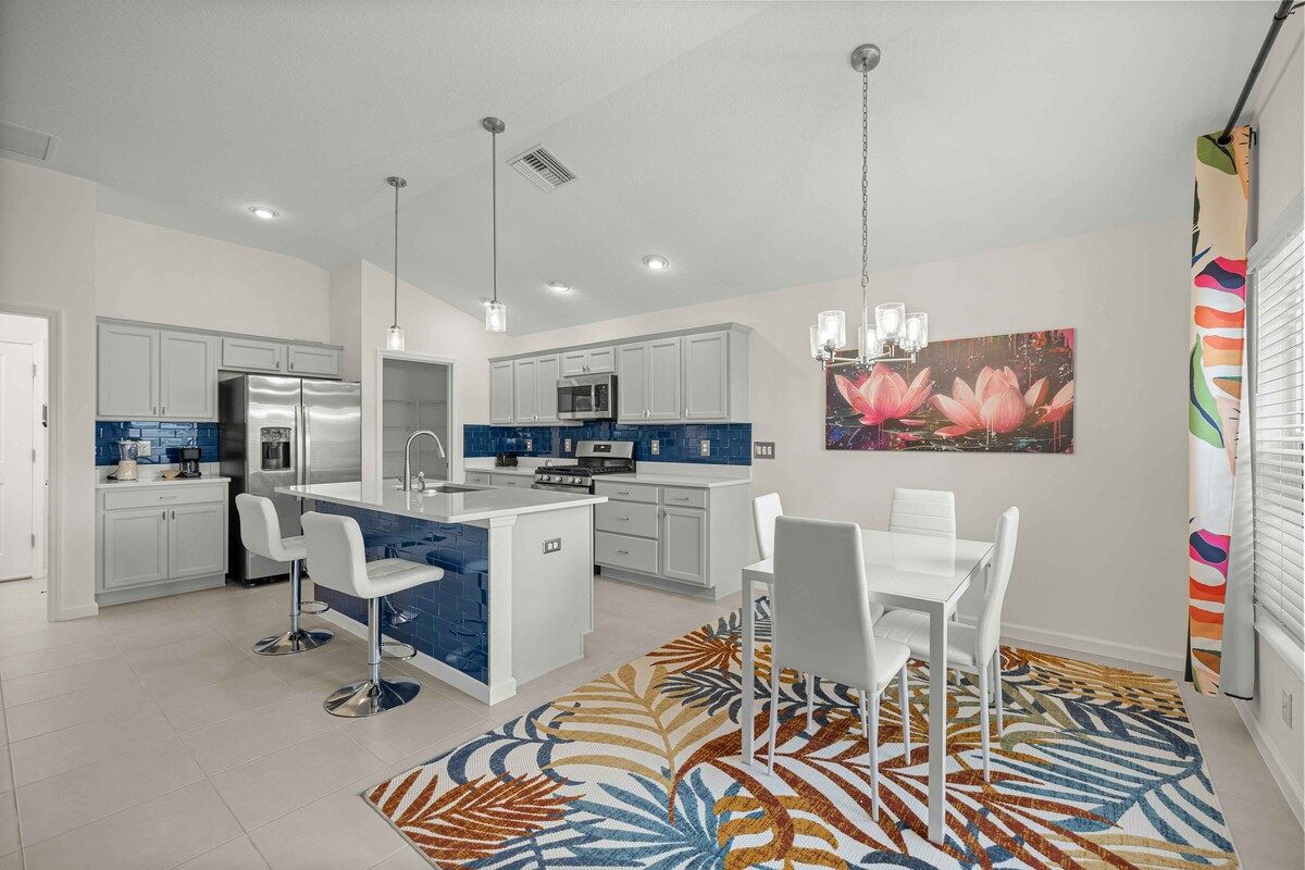 Spacious 3BR · Sleeps 7 · King Bed · Lanai — photo 12