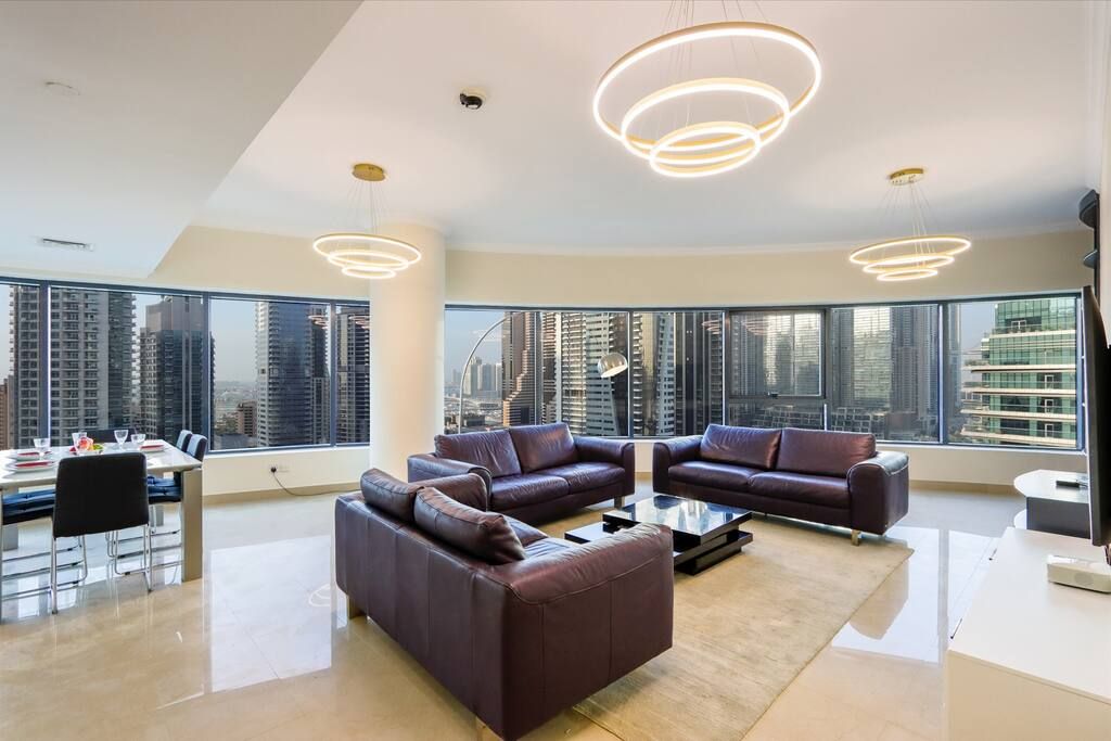 Spacious 3BR Suite with Marina View - Near Marina Mall