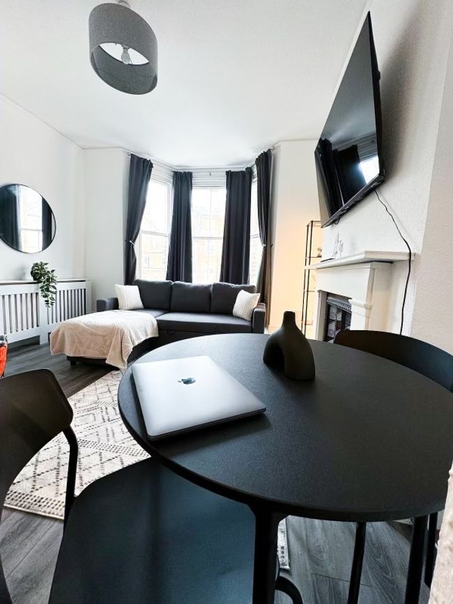 Stylish Westbrook Apartment