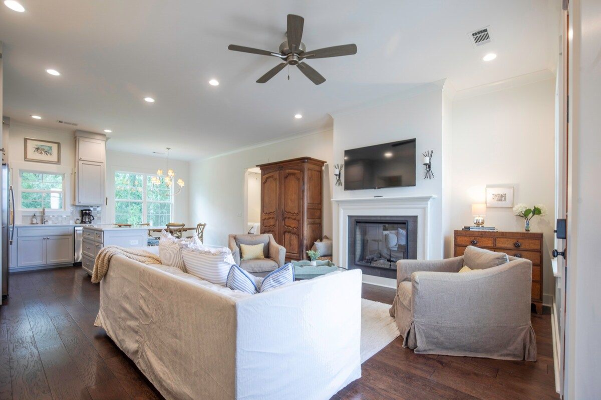 The Merion, 3BR+Game room by Velvet Ditch Villas