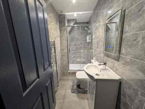 Spacious 3Bed 2 bathroom Hse Close to Everton & Liverpool