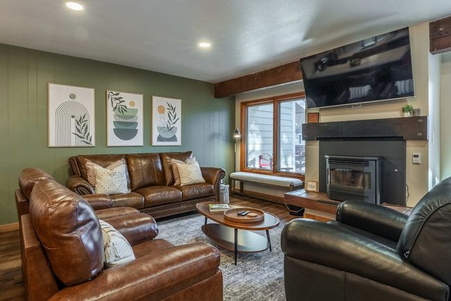 Luxury 3BR Townhome, Walk to Village, Pet Friendly