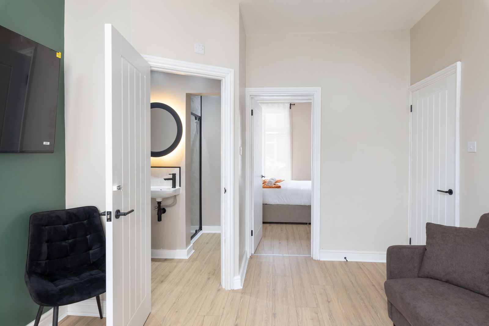 Spacious 4BR property | Near North Road Stn. | St